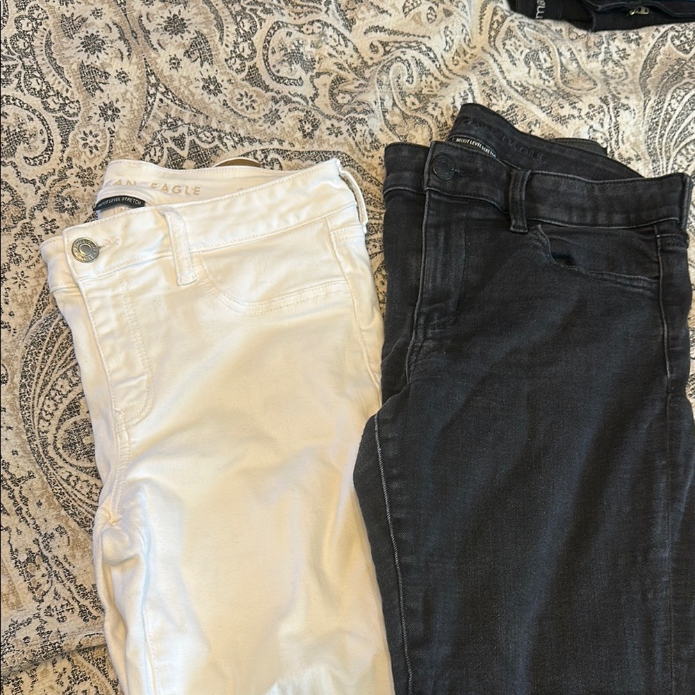 American Eagle White and Black Jeans - Picture 2 of 3